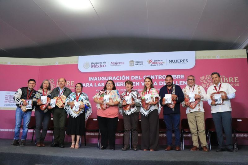 INAUGURACION DEL CENTRO LIBRE PARA LAS MUJERES